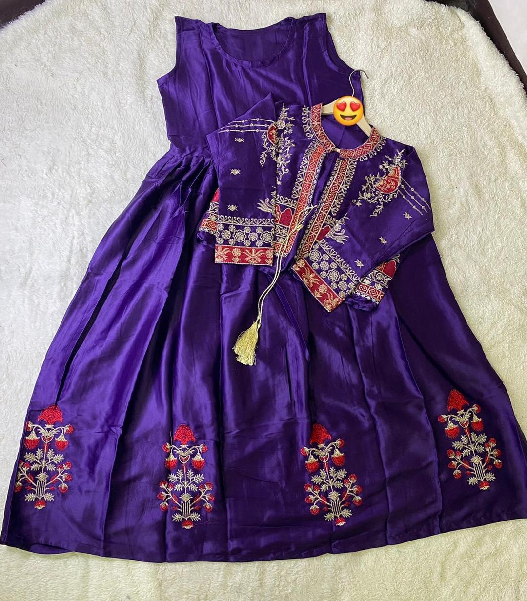 Stunning 2 Pcs Women's Stitched