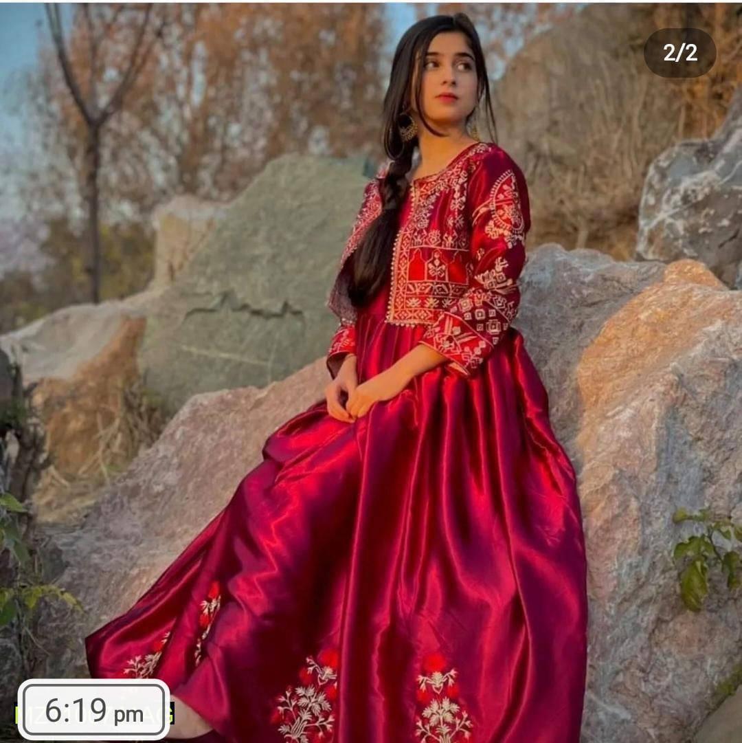 Stunning 2 Pcs Women's Stitched