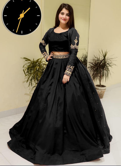 Elegant 3 Pcs Women's Stitched Maxi