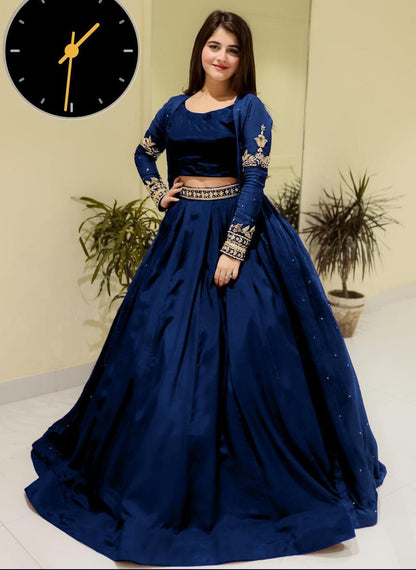 Elegant 3 Pcs Women's Stitched Maxi